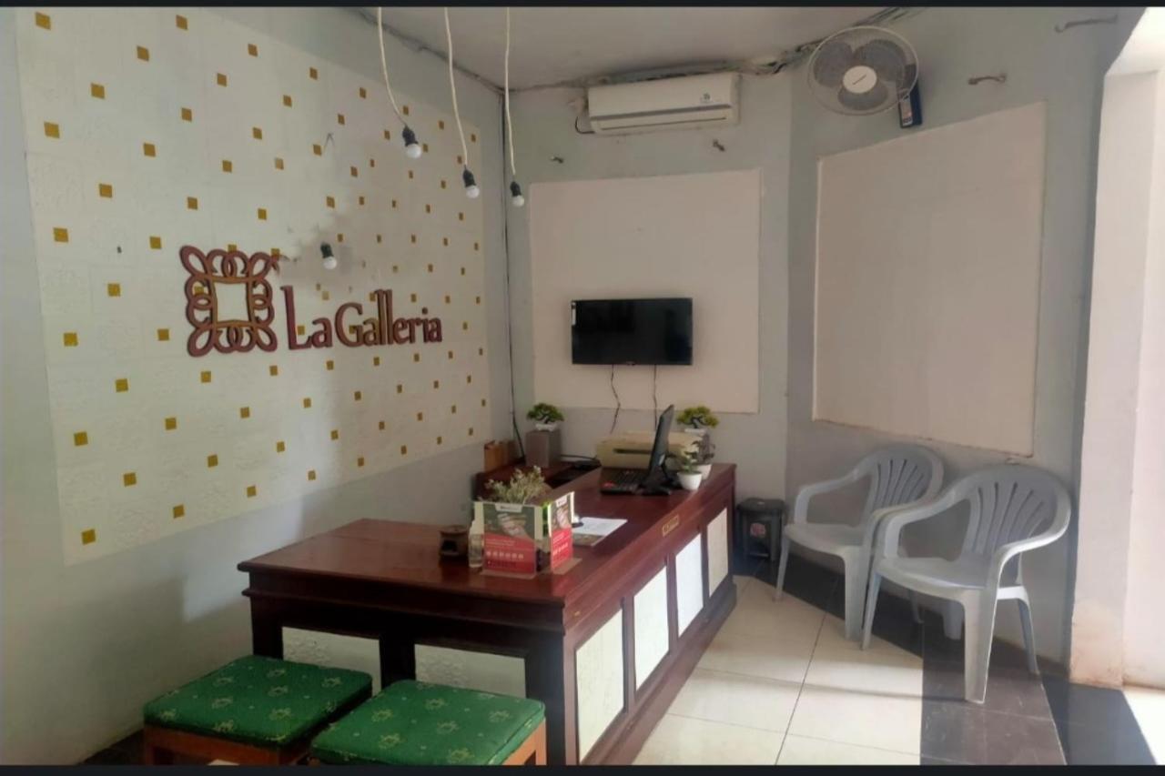 Oyo 91179 Hotel Lagalleria Sumenep Екстериор снимка
