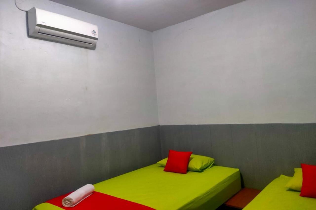 Oyo 91179 Hotel Lagalleria Sumenep Екстериор снимка