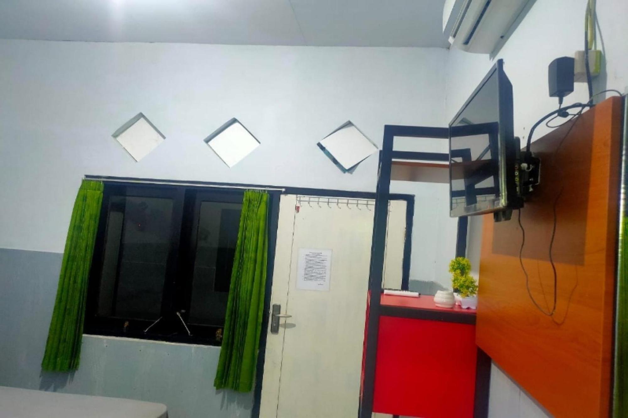 Oyo 91179 Hotel Lagalleria Sumenep Екстериор снимка